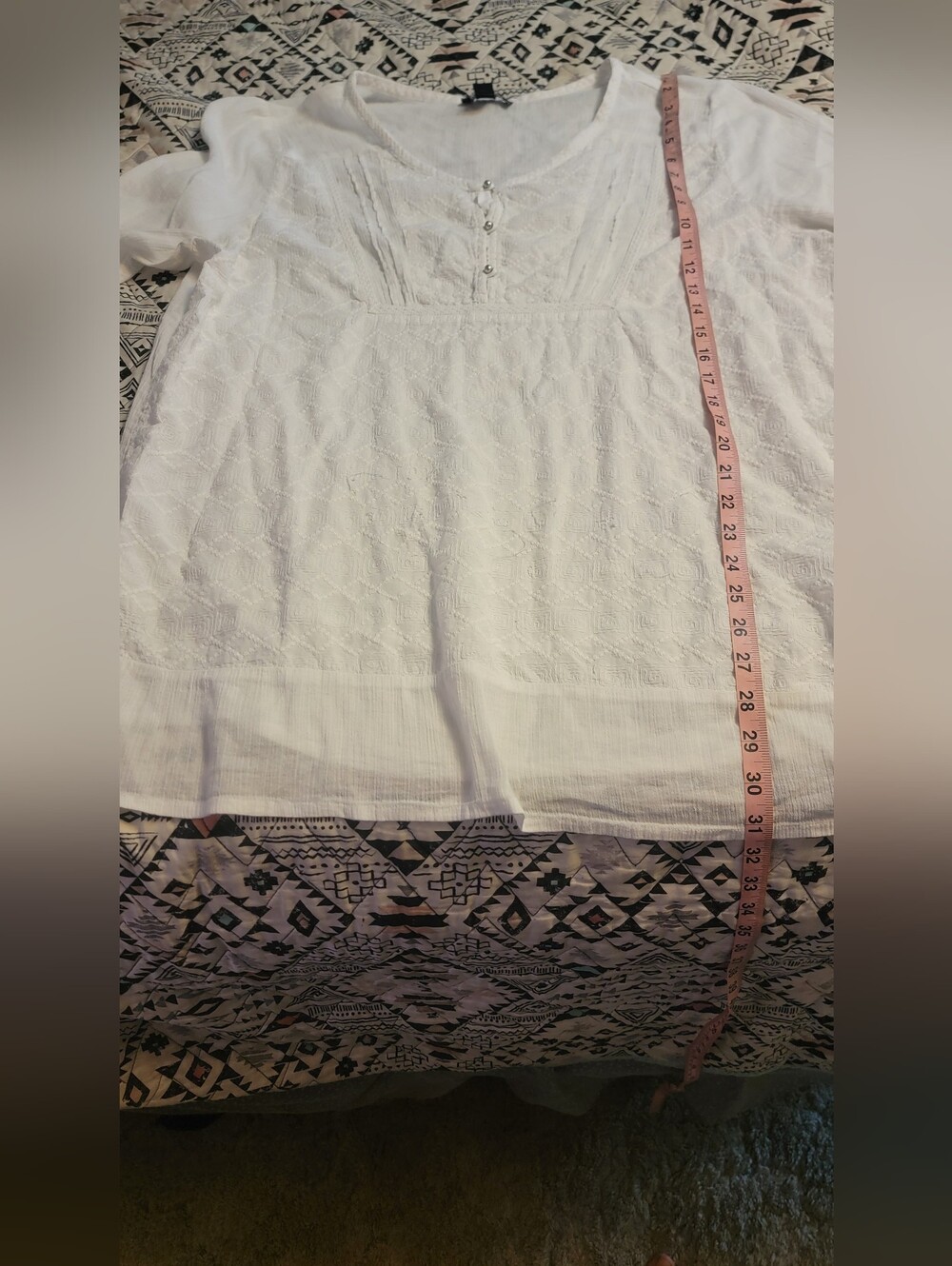 Bandolino White Textured Scoop Neck Top